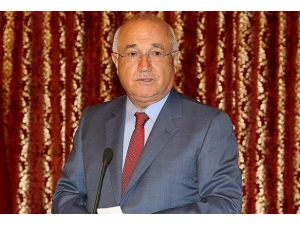 Siyasetçiler topluma iyi örnek oluşturamıyor