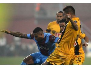 İlk yarı golsüz sona erdi