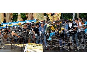 Bangkok'ta olağanüstü hal ilan edildi