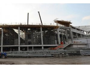 Brezilya'da stadyum inşaatı çöktü