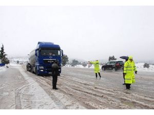 Kış lastiği zorunluluğu pazar günü başlıyor