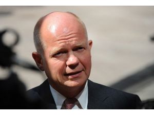 "Esed Suriye'yi terketmeli"