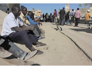 Açık denizde kaderlerine terk ediliyorlar