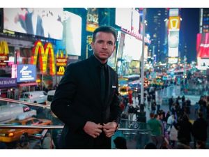 Türk oyuncu Emmy ödüllü yönetmenin dizisinde