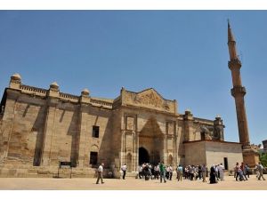 Kayıp "kapı kanatları" Türkiye'ye iade edildi