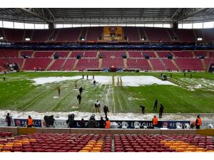 Maç saat 15.00'te kaldığı yerden devam edecek