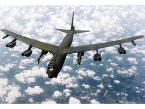 Çin'de savaş uçağı düştü