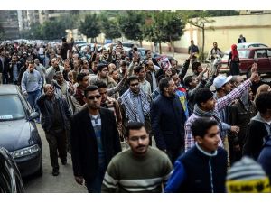 Mısır'da darbe karşıtı gösteriler sürüyor