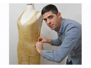 Altın elbiseyi 8 kişi aldı