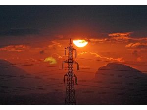 Gazze'deki elektrik santrali çalışmaya başladı