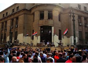 Mısır'da anayasa referandumu davası Danıştay'a gönderildi