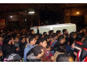 Darbe karşıtı gösterilerde hayatını kaybedenler için cenaze töreni