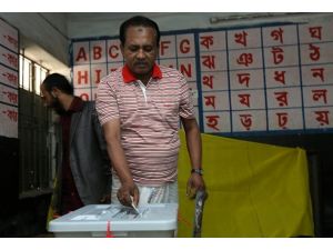 Bangladeş'te oy verme işlemi sürüyor