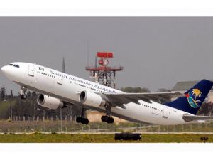 Medine'de yolcu uçağı acil iniş yaptı