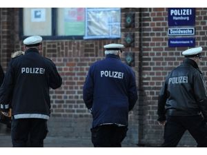 Hamburg'da polis güvenlik kontrollerini arttırdı
