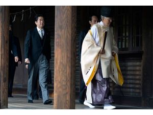 Abe'den Çin ve Güney Kore liderlerine çağrı