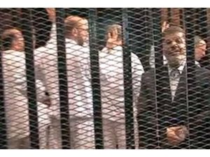 Mursi'nin yargılandığı dava 1 Şubat'a ertelendi