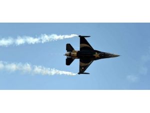 Solotürk'ten "tarihi" gösteri