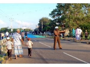 Budist rahipler Müslümanlara karşı güç birliği yapıyor