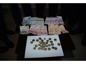 Dilencinin üzerinden 3 bin 426 lira çıktı