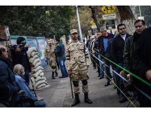 Mısır'da halk anayasa referandumu için sandık başında