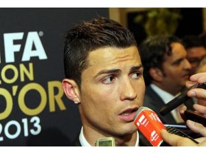 Ronaldo, Altın Top'u antrenmana götürdü