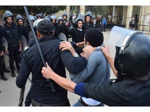 Referandumu boykot gösterilerine polis müdahalesi