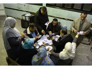 Mısır'da yüzde 80'i açılan sandıklardan 98,2 "evet" çıktı