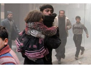 İnsanların açlıktan öldüğü Yermuk'a varil bombalı saldırı