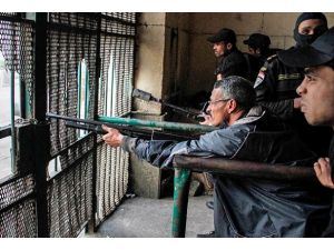 AA kameramanı Mısır'daki gösterilerde yaralandı