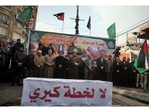 Yermuk Kampı'ndaki insani dram protesto edildi