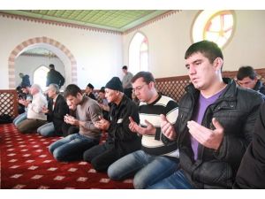 Kırım'daki camilerde Türkiye ve Erdoğan için dua edildi