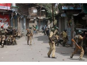 Hindistan'da izdiham: 18 ölü