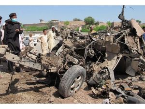 Pakistan'da askeri konvoya saldırı