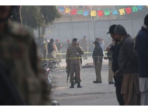 Pakistan'da intihar saldırısı: 6 ölü