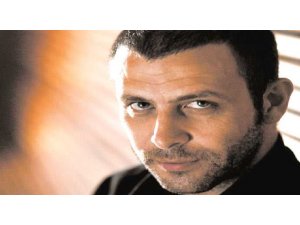 Oyuncu Nejat İşler'in yoğun bakımda tedavi görmesi