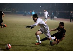 Aydın'ın ayak bileği döndü