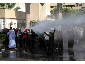 Mısır'da darbe karşıtı öğrenci gösterisine müdahale