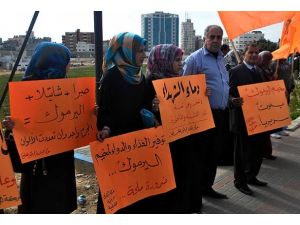 Yermuk Mülteci Kampı'ndaki Filistinlilere destek gösterisi