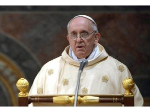 Papa'dan internete övgü