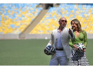 Kupa şarkısını Lopez, Pitbull ve Leitte birlikte söyleyecek