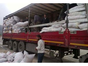 İHH Suriye'ye 11 tır yardım malzemesi gönderdi