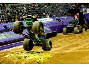 "Canavar kamyonlar" Washington'da yarıştı