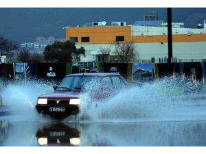 Muğla'da yağış etkili oluyor