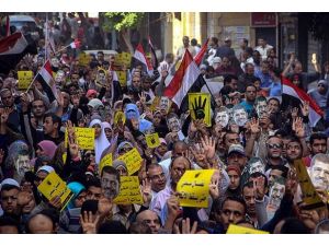 Mısır'da 3 yıl önce ilk kez demokrasinin kapısı aralandı