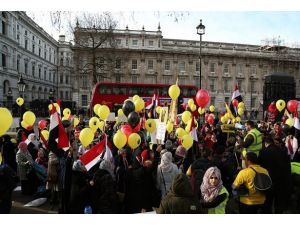 Darbe karşıtları Londra'da gösteri düzenledi