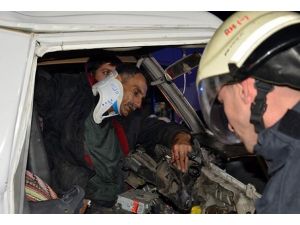 Kocaeli'de trafik kazası: 4 ölü, 11 yaralı