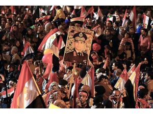 Mısır'da darbe "devrim cephesini" böldü