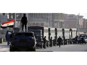 Mursi yeniden hakim karşısında