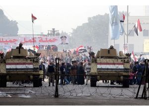 Mısır'da darbe cephesinde bölünme